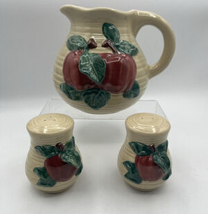 Pitcher & 2 Salt Pepper Shaker 3D Apple & Leaves Green Red Beige Ceramic pre-own